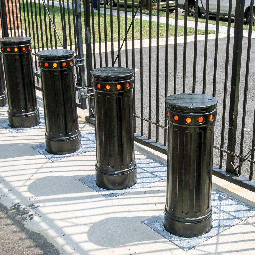 S-au tăiat banii de renovat grădinițe și școli. S-au dat 800.000 € pentru bariere la Cotroceni 18860478