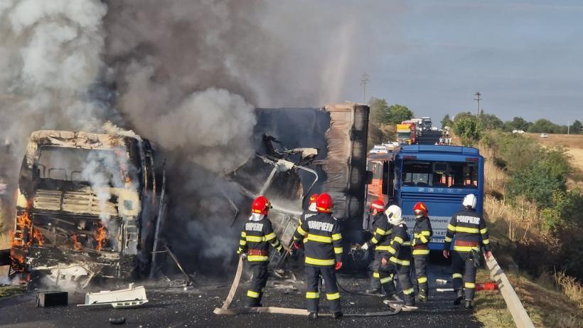 UPDATE Tragedie în Teleorman: Accident cumplit între două autocare și un TIR
