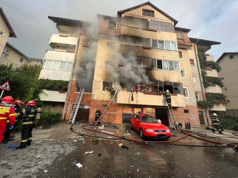 UPDATE Explozie puternică într-un apartament din Sibiu. Doi morți, zeci de persoane, evacuate