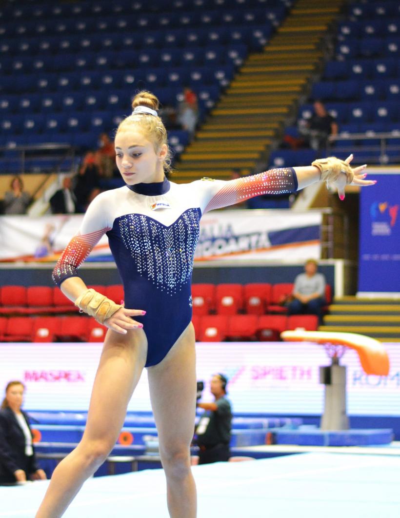 Gimnasta română Sabrina Voinea Maneca, vedeta surpriză a mondialului din Belgia 18861012
