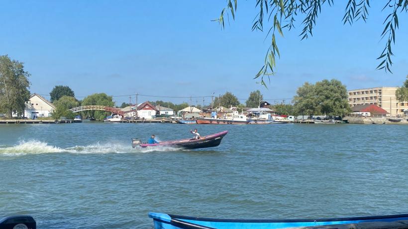 Patron din Sulina: „La noi e plin de turiști și nu sunt probleme!” 18860847