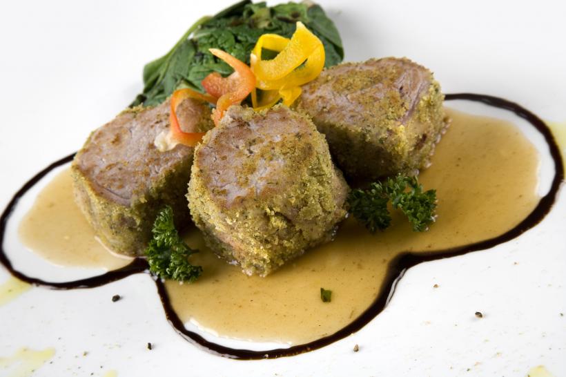 Rețete de sosuri pentru friptură: Gravy, Bearnaise, blue cheese, de piper sau vânătoresc 18860874