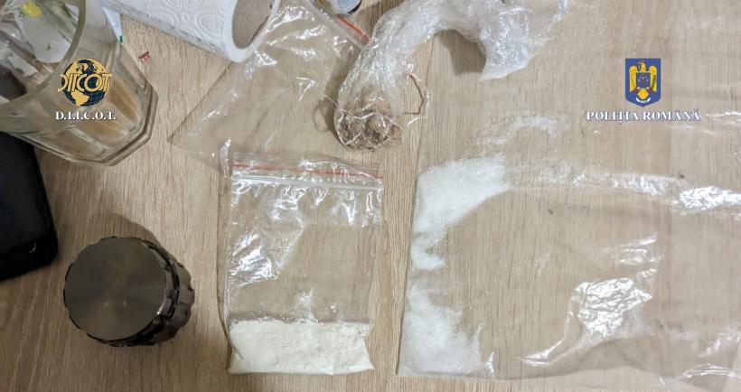 Trei profesori sunt suspectați de trafic de droguri. Unul cultiva canabis, iar ceilalți vindeau droguri de mare risc 18861084