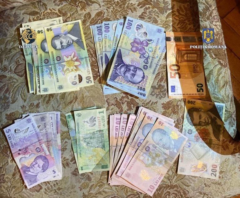 Trei profesori sunt suspectați de trafic de droguri. Unul cultiva canabis, iar ceilalți vindeau droguri de mare risc 18861085