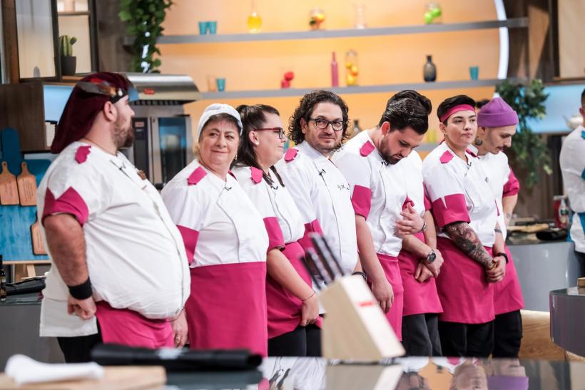 Debut spectaculos al confruntărilor Chefi la cuțite. Primul battle, lider incontestabil de audiență şi record în acest sezon 18861252