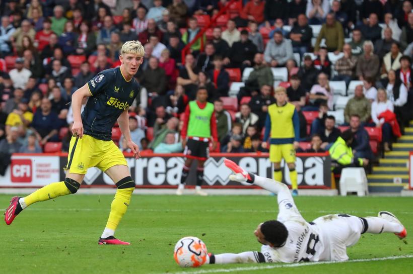 Surpriză: Newcastle a eliminat-o pe Man City din Cupa Ligii și va juca cu Man Utd, deținătoarea trofeului 18861377