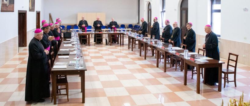 „Scrutând misterul Bisericii” – Episcopii catolici din România reuniți în sesiune plenară la București 18861399