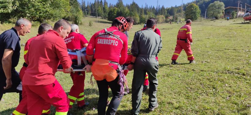 Zeci de persoane au fost salvate sâmbătă de salvamontiști de pe munte 18861913