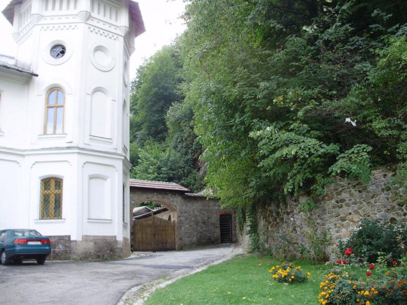 Operațiunea „Neptun”: 190 de tone de aur, ascunse la mănăstire 18861963