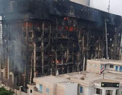 Incendiu uriaș la sediul poliției din orașul egiptean Ismailia. Fațada clădirii s-a prăbușit 18862017