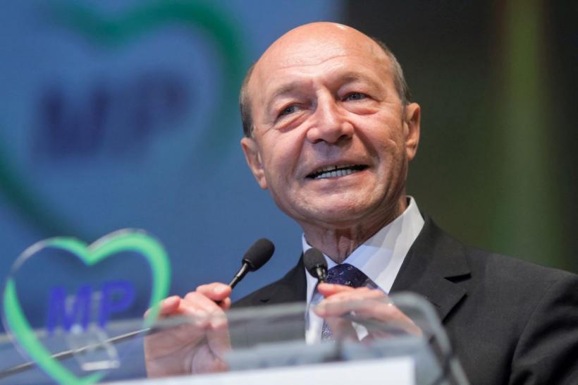 Băsescu declară că e mai bogat