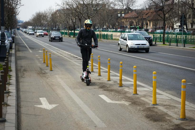 Obligații pentru bicicliști și persoanele care se deplasează cu un moped