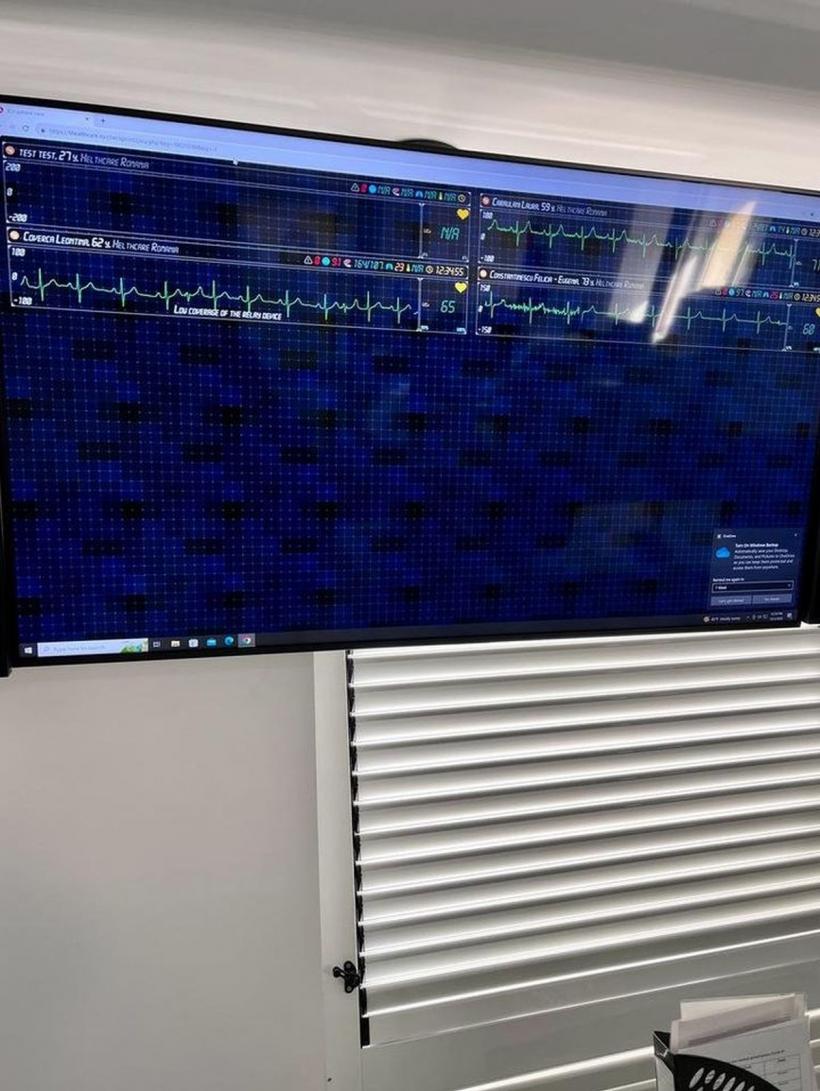 Seniorii din Sectorul 1 monitorizați prin sistemul de asistență medicală „Brățara Vieții” 18862439