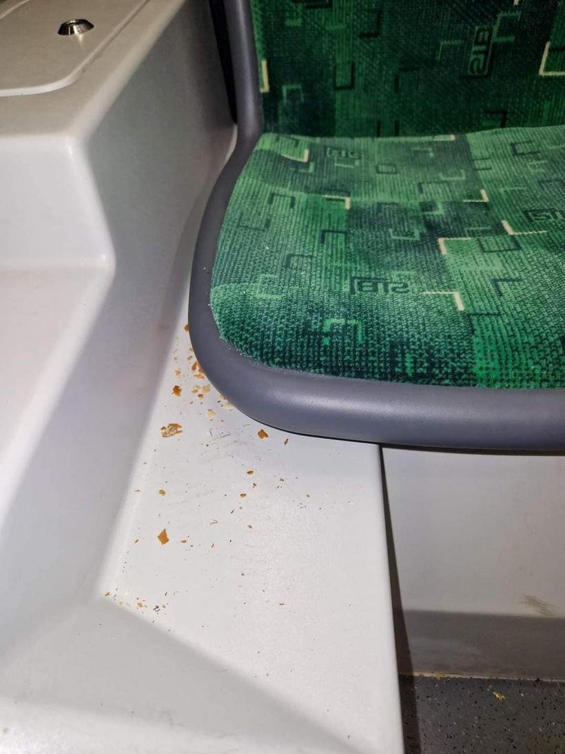 Primul tramvai Imperio ajuns în Colentina: Pereți distruși, ambajale aruncate pe jos 18862618