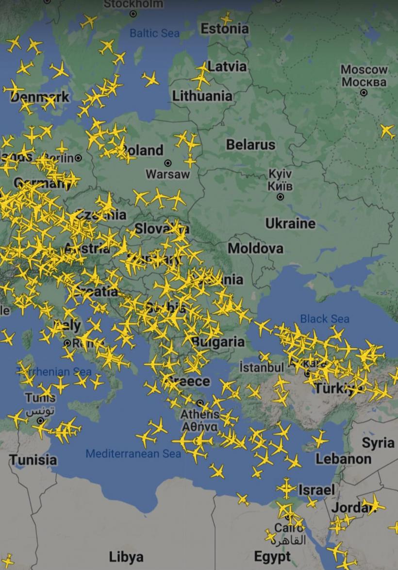 Interzicem mașinile, dar numărul avioanelor crește 18862432