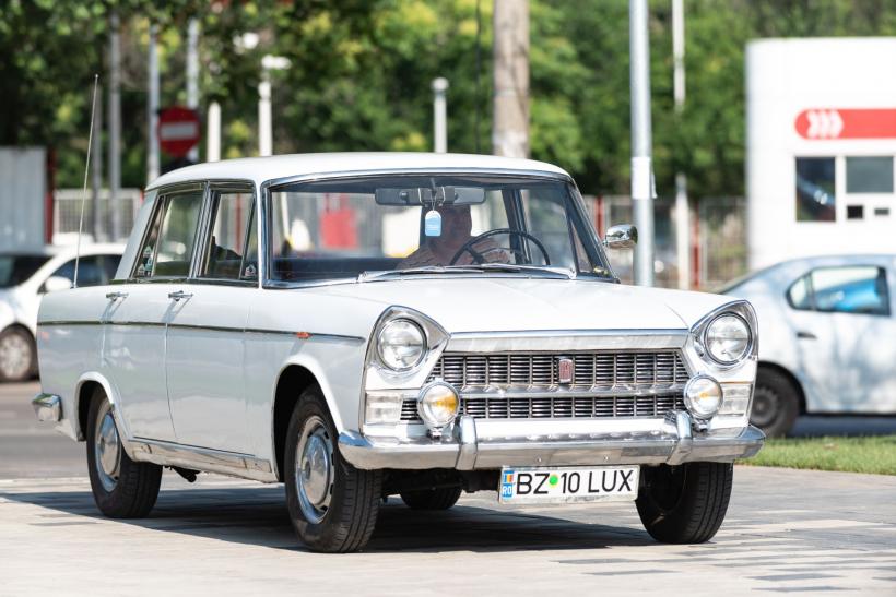 Expoziția eveniment “Socialistele Orașului”, pe esplanada Operei Naționale București 18862516