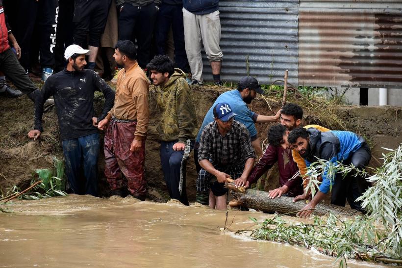 Zeci de victime, după ce un lac glaciar indian s-a revărsat în urma ploilor abundente 18862690