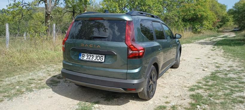 Dacia cu pat 18862779