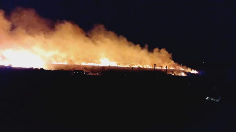 Peste 1.800 de hectare de teren, afectate de incendii în weekend