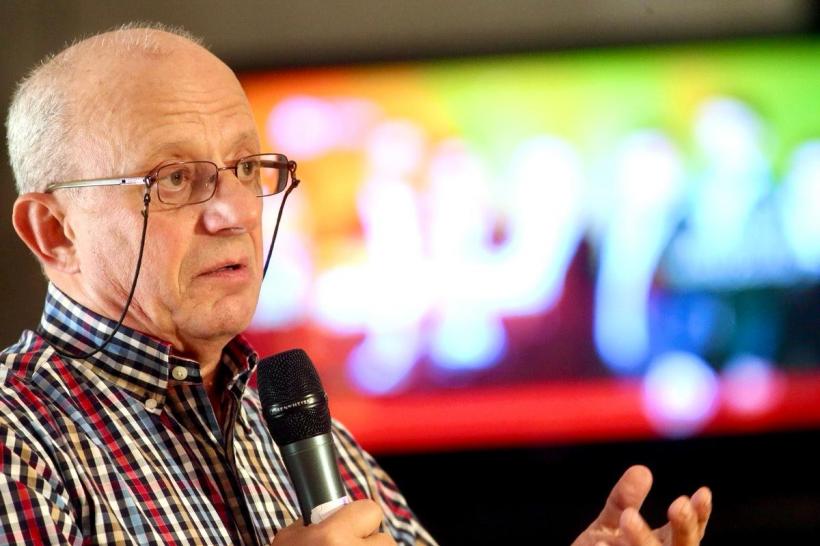 Întâlnire - lansare de carte cu actorul Mihai Mălaimare 18863587