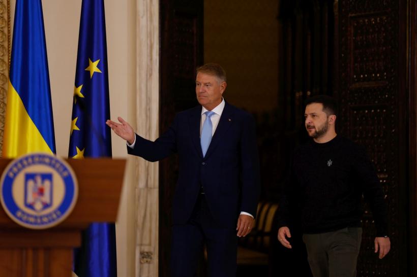 Zelenski la București: Noi îl ajutăm să scape de Putin, el ne-a salvat de circul lui Șoșoacă