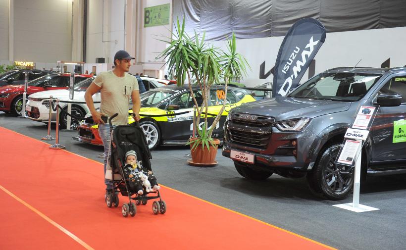 Salonul Auto București 2023 și-a deschis porțile la Romexpo 18863621