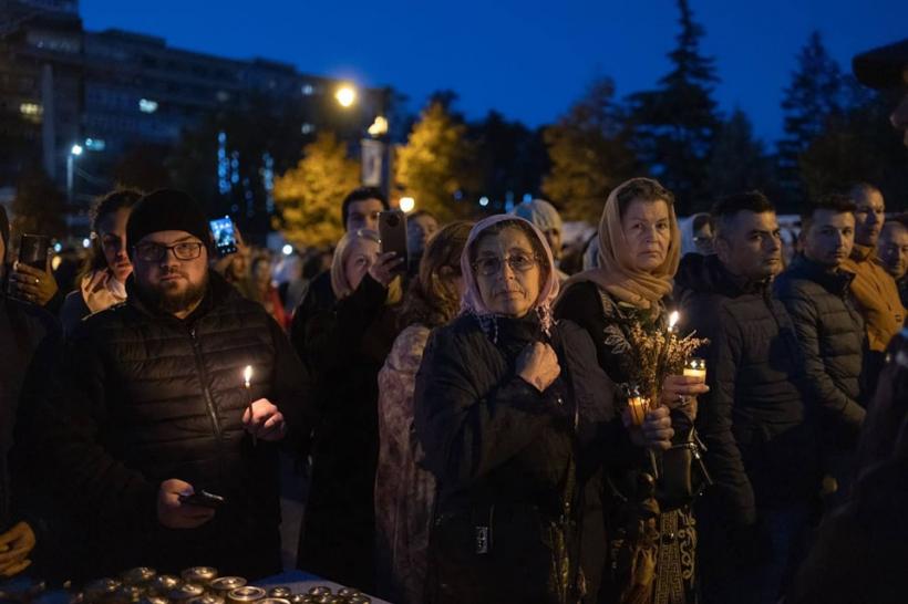 Pelerinaj la Iași. 86.000 de pelerini au trecut prin fața raclei Sfintei Cuvioase Parascheva 18863659