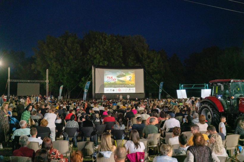 „Film în Sat”, cel mai mare festival de artă din mediul rural,  ajunge la Murighiol (Tulcea)!  Filme, ateliere și concerte în aer liber se văd în perioada 13-15 octombrie 18863625