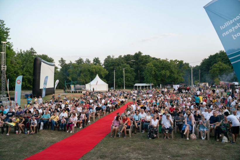 „Film în Sat”, cel mai mare festival de artă din mediul rural,  ajunge la Murighiol (Tulcea)!  Filme, ateliere și concerte în aer liber se văd în perioada 13-15 octombrie 18863626