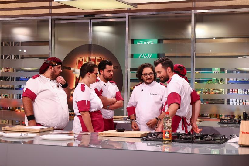 Mariposa şi Nadd Hu au părăsit aseară Chefi la cuţite, într-o ediţie lider de audienţă. Verdict nedorit de Cătălin Scărlătescu și Florin Dumitrescu:  egalitate între echipele lor 18863971