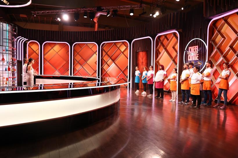 Mariposa şi Nadd Hu au părăsit aseară Chefi la cuţite, într-o ediţie lider de audienţă. Verdict nedorit de Cătălin Scărlătescu și Florin Dumitrescu:  egalitate între echipele lor 18863972