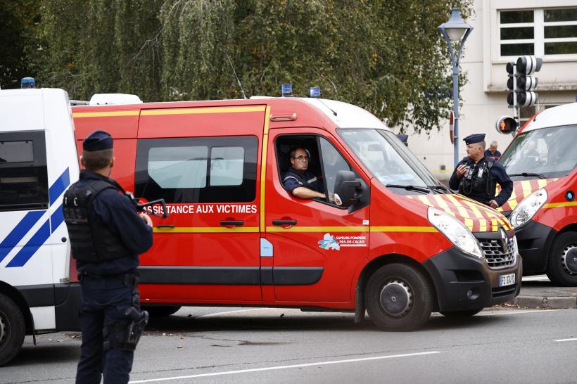 Franța, în alertă de securitate la cel mai înalt nivel, după atentatul terorist de la școala din Arras 18864218