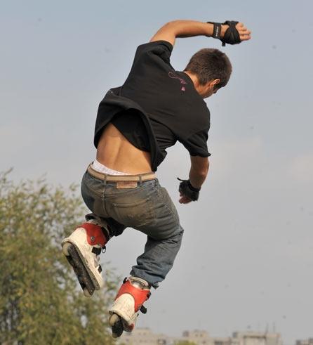 Copil de 13 ani, accidentat în timp ce se juca într-un skate-park din Vaslui