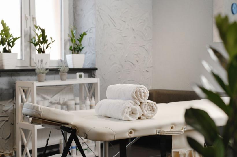 Aranjează-ți salonul de masaj de la A la Z: scaun de masaj și alte echipamente necesare