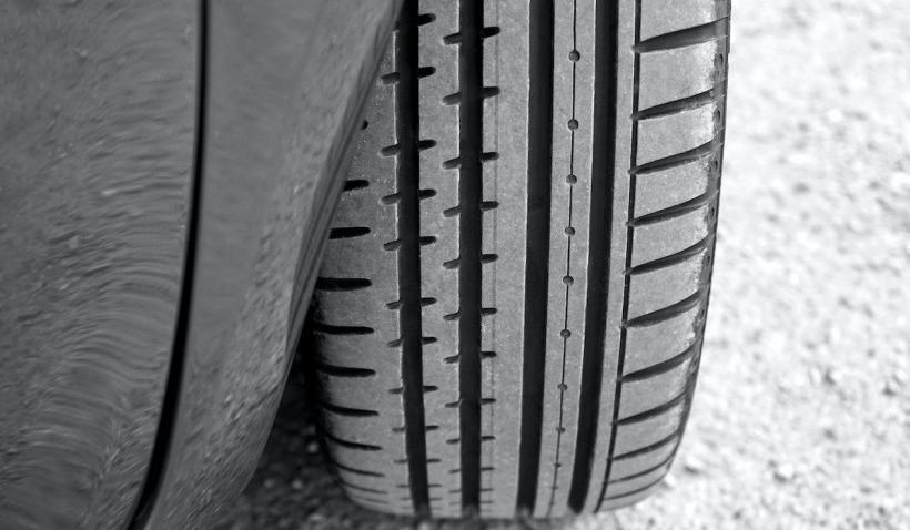 Când trebuie să schimbăm anvelopele mașinii de la anvelopele de vară la cele all-season sau de iarnă? 18864833