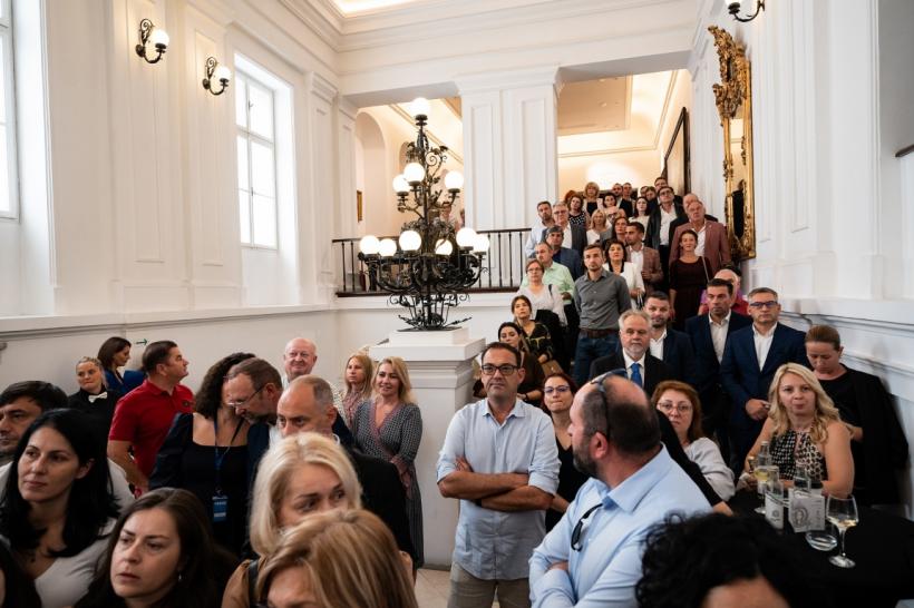 Peste 30.000 de bilete rezervate în doar 2 săptămâni de la deschiderea expoziției „Brâncuși: surse românești și perspective universale” 18864877