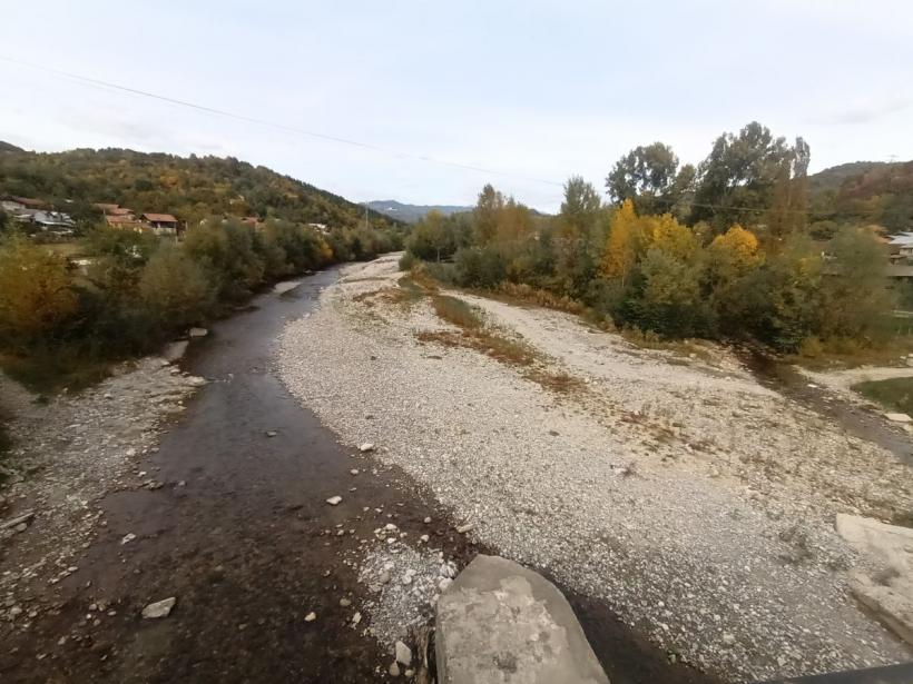 Fenomenul „Valea seacă”: Râurile mari au devenit mici și dacă e secetă, ar putea să nu mai curgă deloc 18864885