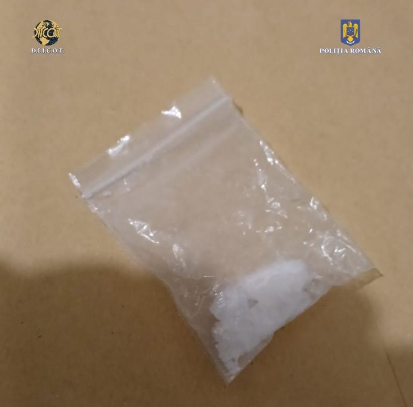 O femeie a fost prinsă cu 159 de grame de cocaină pe Aeroportul Otopeni