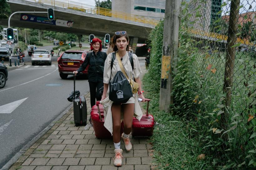 Marea premieră a celui de-al șaselea sezon America Express: cea mai lungă cursă cu bagajele duce concurenții în inima cartierului lui Pablo Escobar 18865592