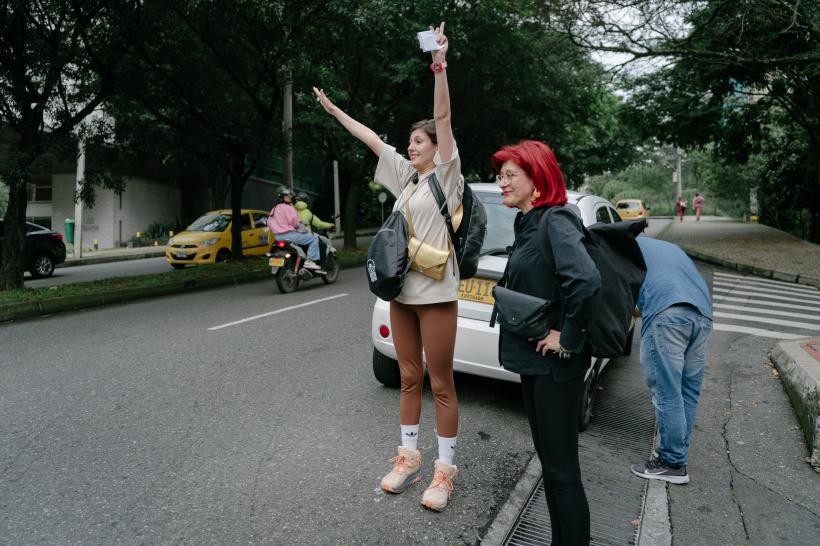 Marea premieră a celui de-al șaselea sezon America Express: cea mai lungă cursă cu bagajele duce concurenții în inima cartierului lui Pablo Escobar 18865594