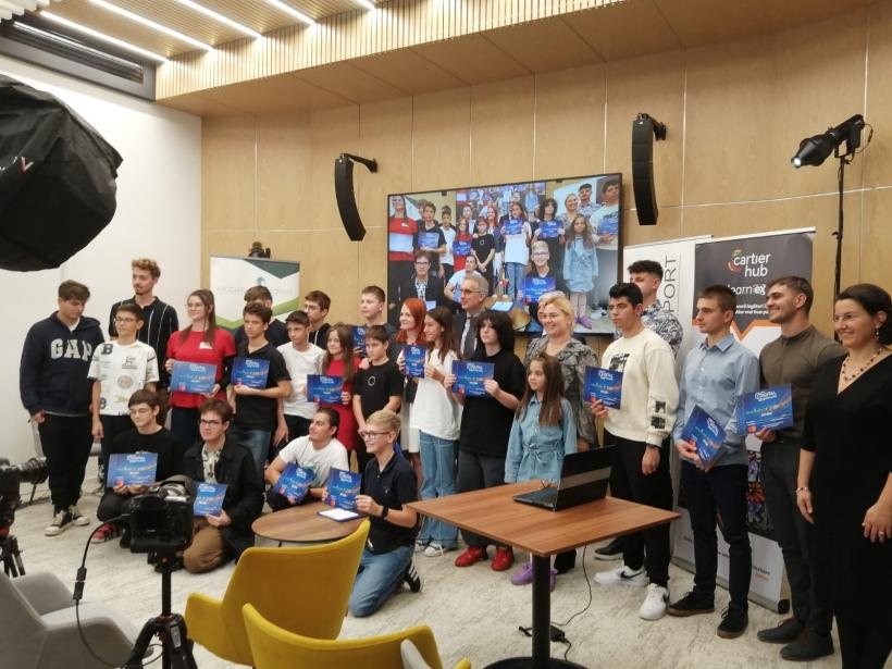 Elevii români, adevărați pionieri ai erei digitale. Proiectele lor redefinesc inovația, de la algoritmi complecși, la proiectarea 3D până la simulatoare de zbor