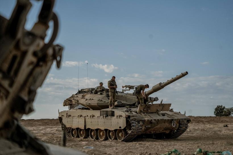 Raid israelian cu tancuri în Gaza 18866375