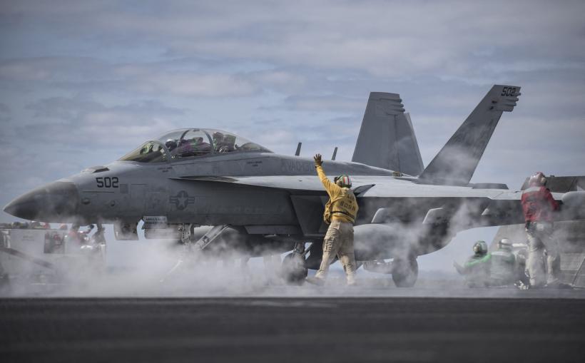 Conflictul ia amploare: Avioane de luptă americane lovesc ținte iraniene din Siria