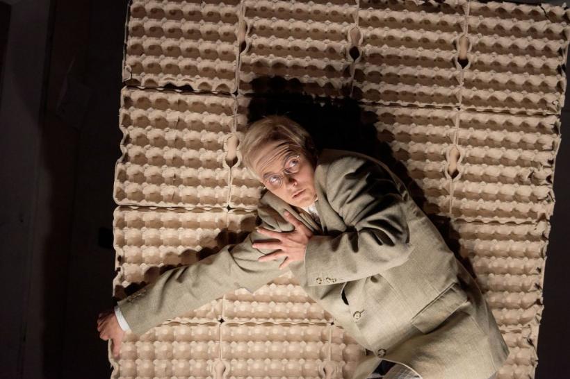 Spectacolul Tinerii barbari la Festivalul Național de Teatru! 18866631