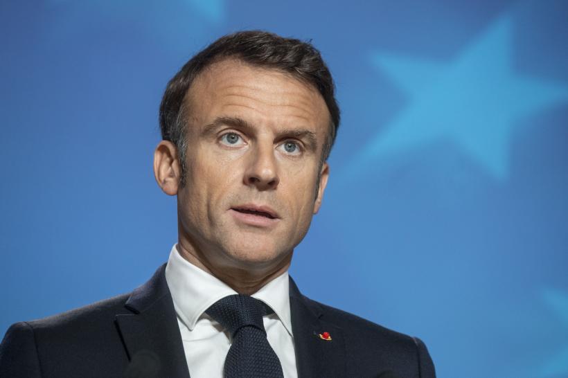 Macron promite că dreptul la avort va fi înscris în Constituția franceză până în 2024