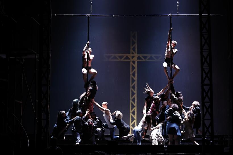 Spectacolul EXOD la Festivalul Național de Teatru (FNT) 18867114