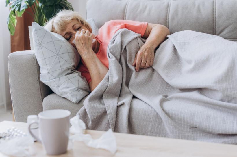 5 moduri de a ameliora simptomele de răceală și gripă la domiciliu