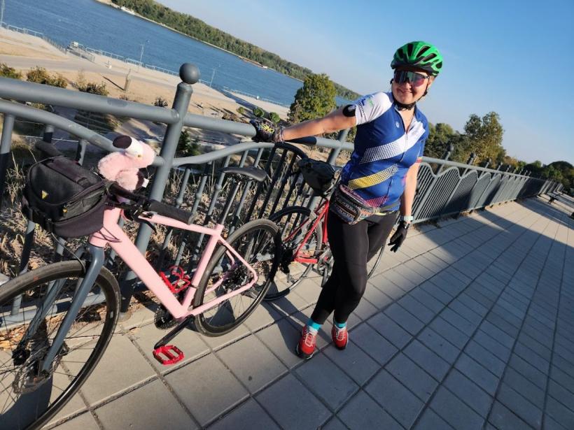 Cursă contra diabet. Gabriela Airinei, pedalând între trei capitale europene: Mișcarea face treabă bună și îi dă de furcă  „prietenului diabet” 18867144