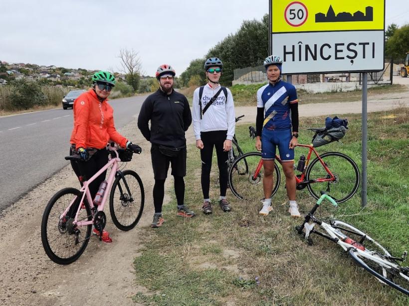 Cursă contra diabet. Gabriela Airinei, pedalând între trei capitale europene: Mișcarea face treabă bună și îi dă de furcă  „prietenului diabet” 18867145