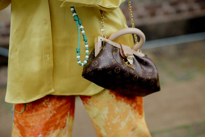 Turistă de 77 de ani, jefuită de 700.000 de euro într-un hotel din Milano 18867188